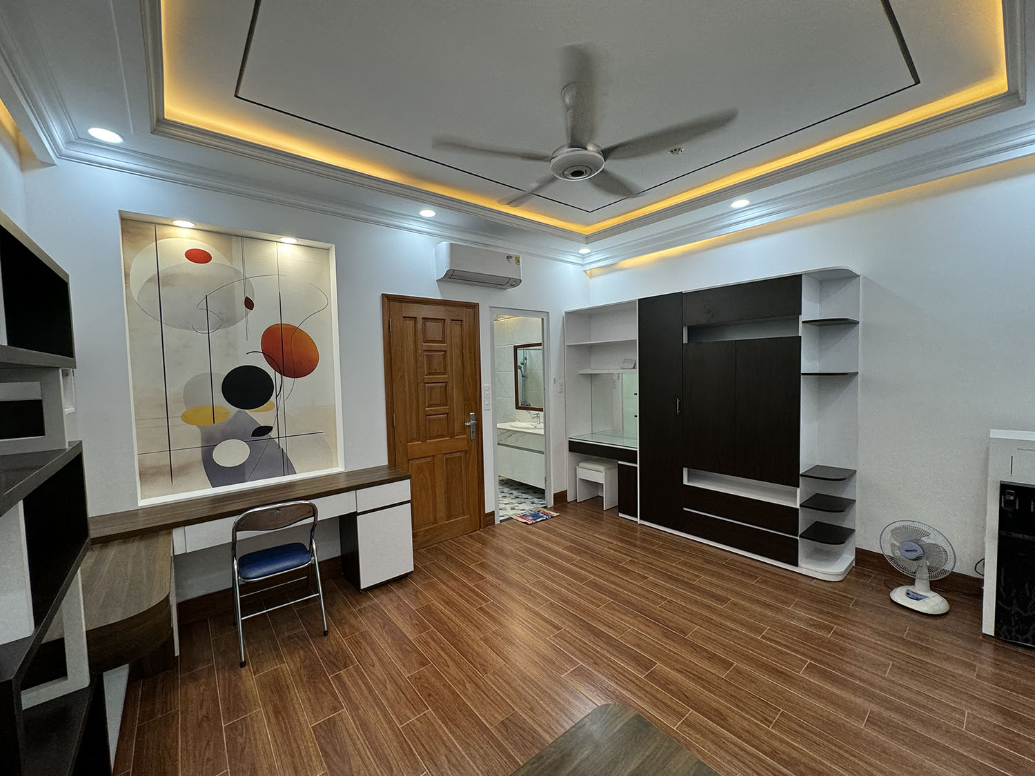 Siêu phẩm Hầm, 4Lầu, ST, thang máy (4,75x17=80,75m2) full nội thất cao cấp đường nội bộ 12m khu VIP 3 tháng 2